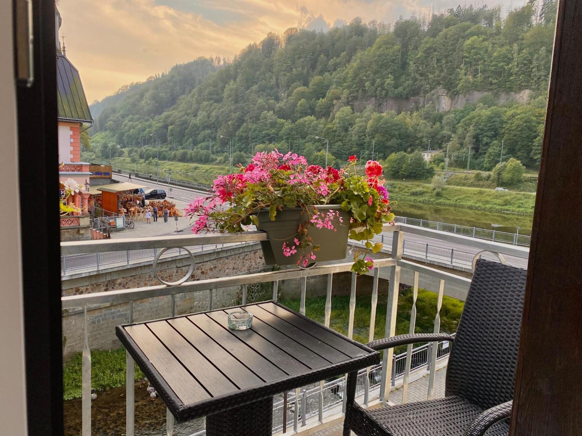 Hotel Labe Hřensko Buitenkant foto