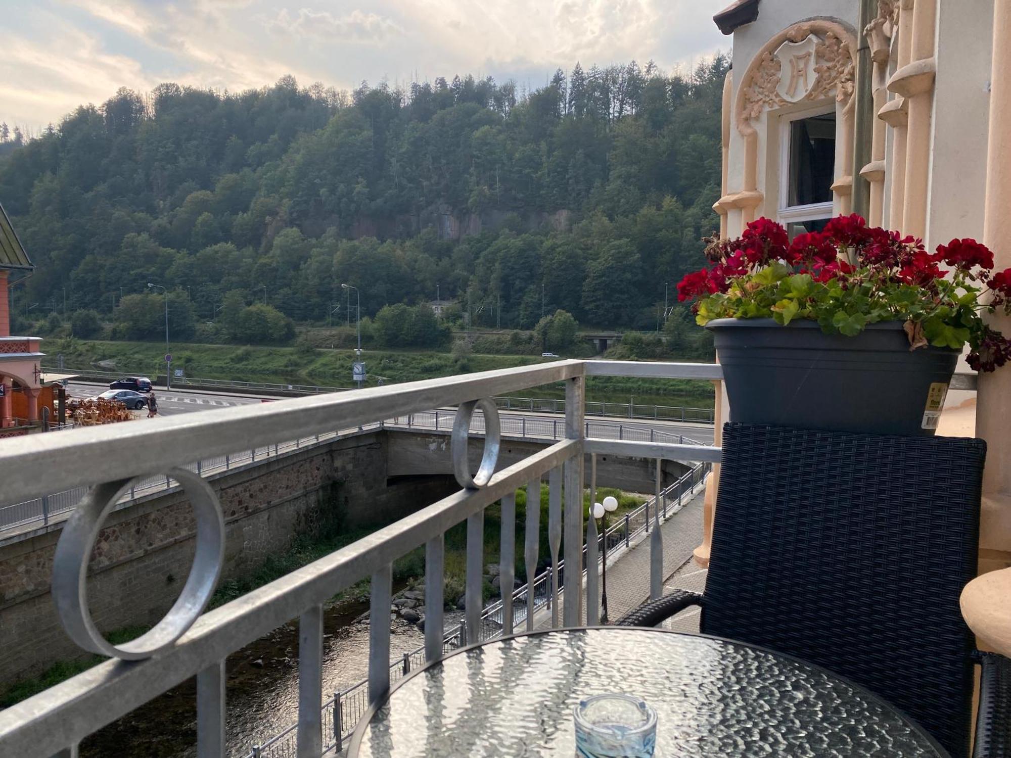 Hotel Labe Hřensko Buitenkant foto